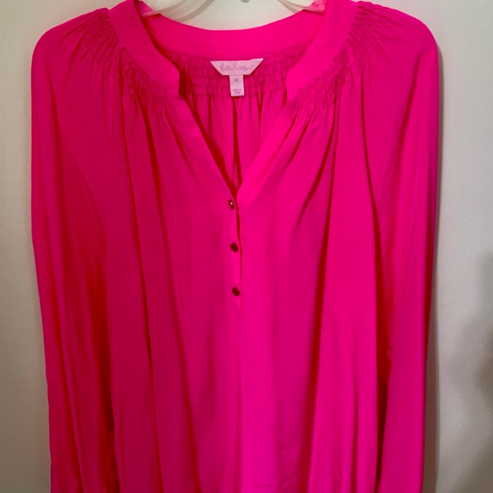 Beautiful Lilly Pulitzer Fuchsia Silk Elsa Blouse with Signature Gold Buttons